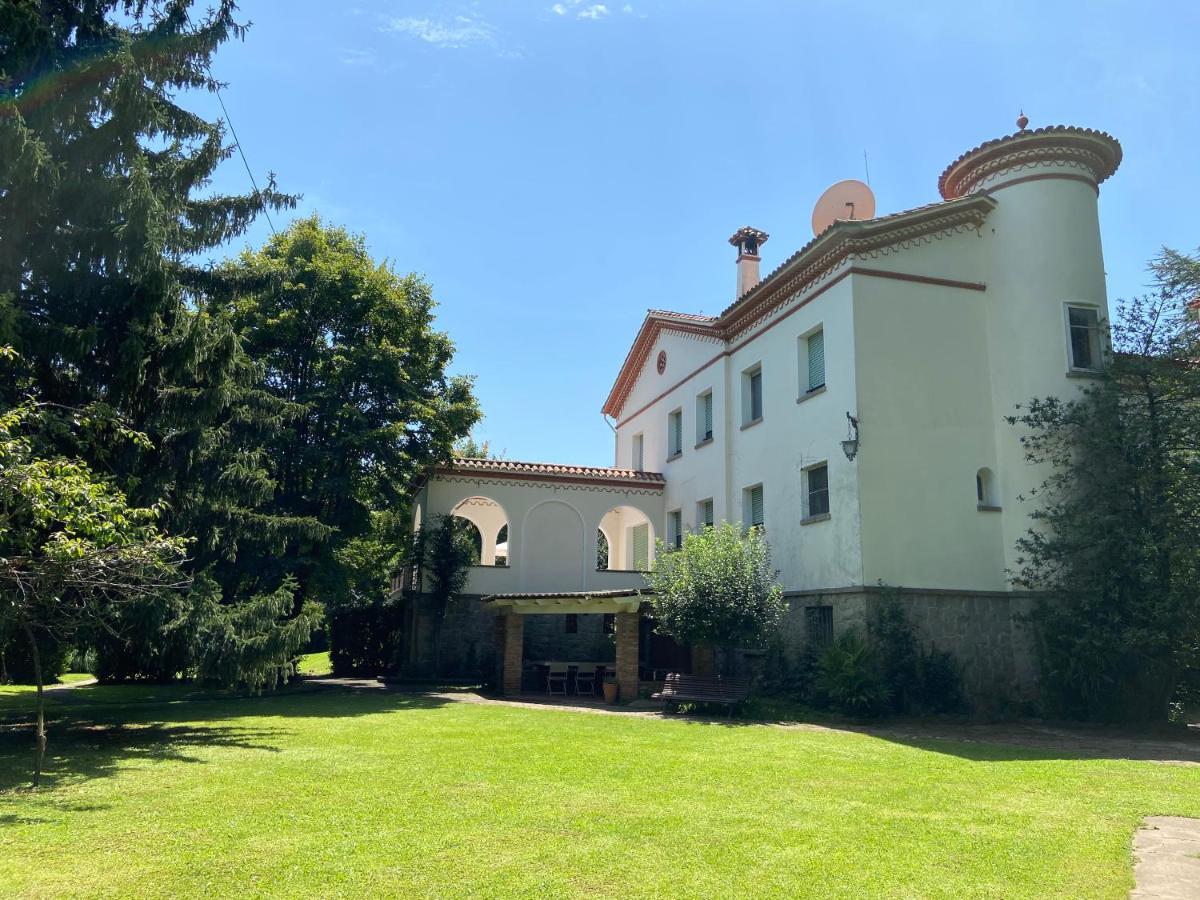 Espectacular Casa Chateau en el centro de Olot Villa Exterior foto